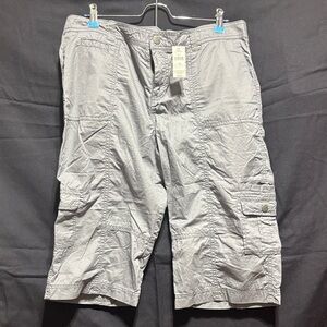 GAP Women's Light Gray Cargo Shorts